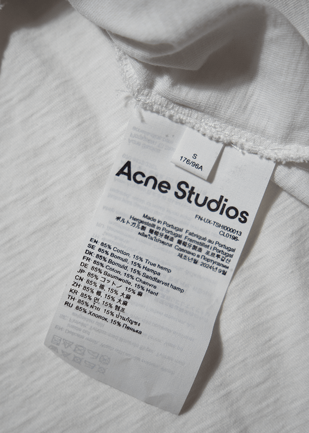 ACNE STUDIOS WHITE LOGO T-SHIRT - VESSEL, racing forward