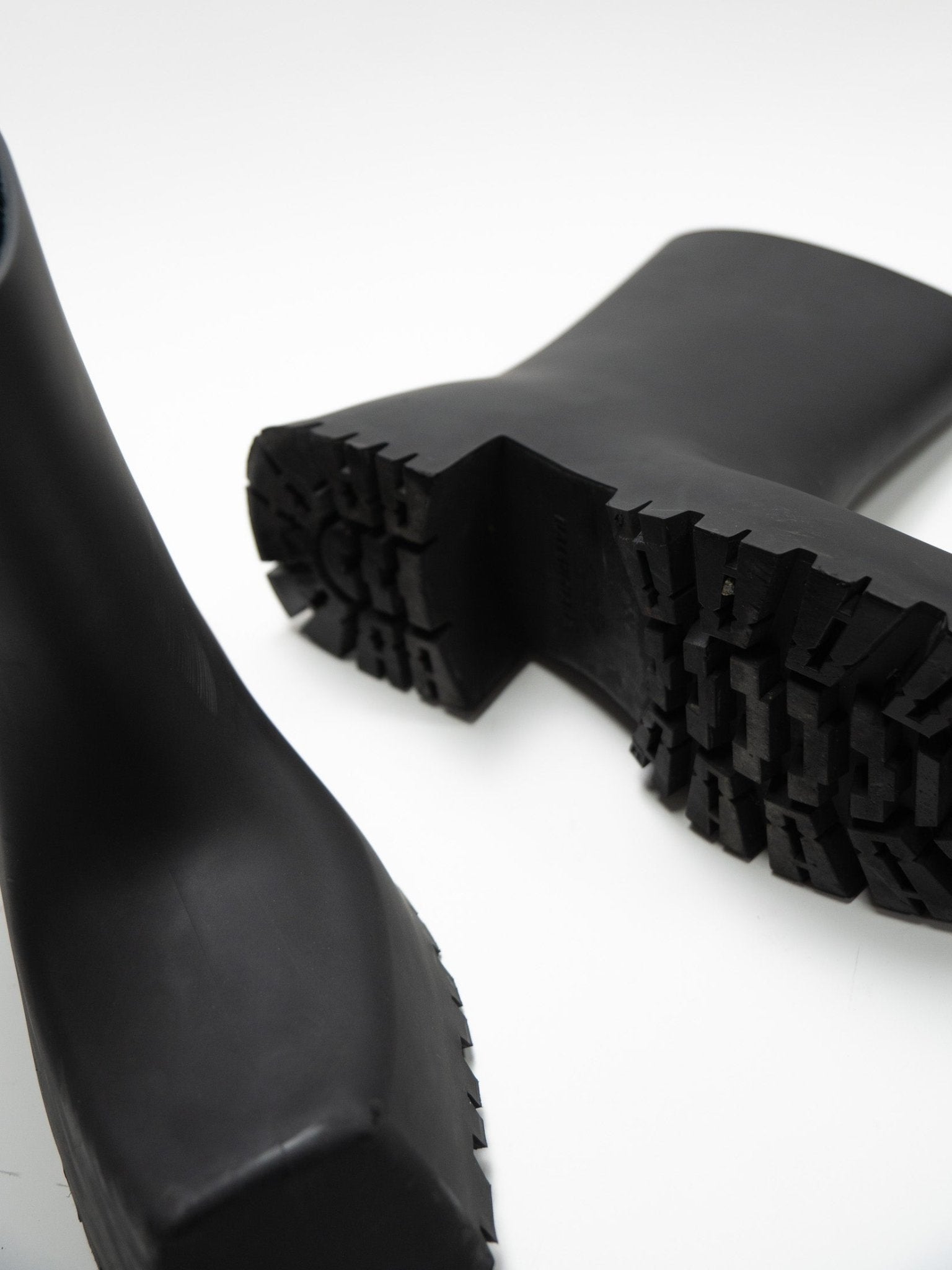 BALENCIAGA TROOPER RUBBER BOOTS SS22 - VESSEL, racing forward