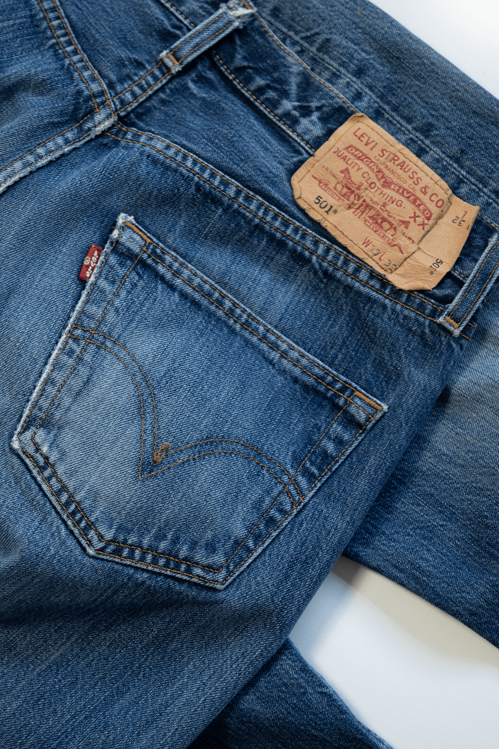 LEVI'S 501 JEANS DARK WASH - VESSEL, racing forward