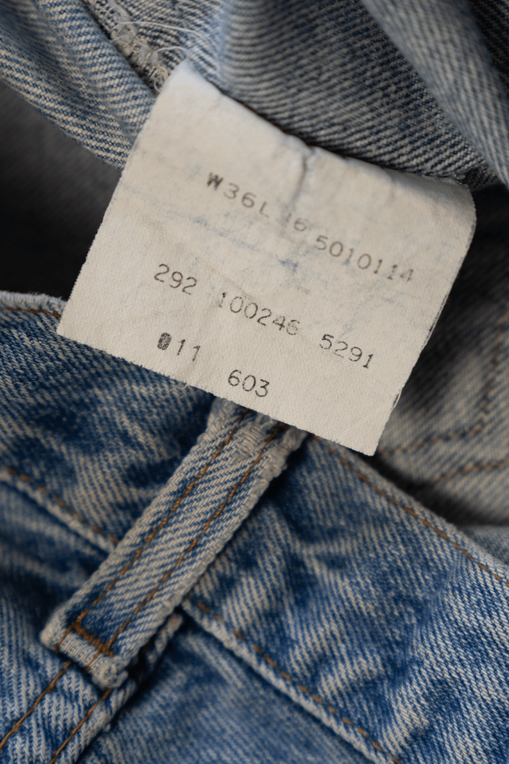 LEVI'S 501 JEANS LIGHT WASH - VESSEL, racing forward