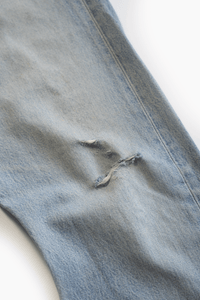 LEVI'S 501 JEANS LIGHT WASH - VESSEL, racing forward