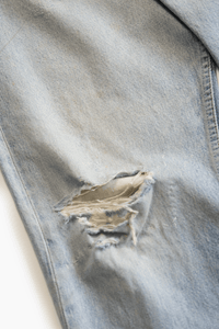 LEVI'S 501 JEANS LIGHT WASH - VESSEL, racing forward