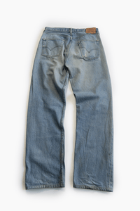 LEVI'S 501 JEANS LIGHT WASH - VESSEL, racing forward