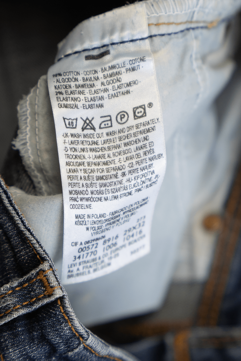 LEVI'S 572 BOOT CUT JEANS - VESSEL, racing forward