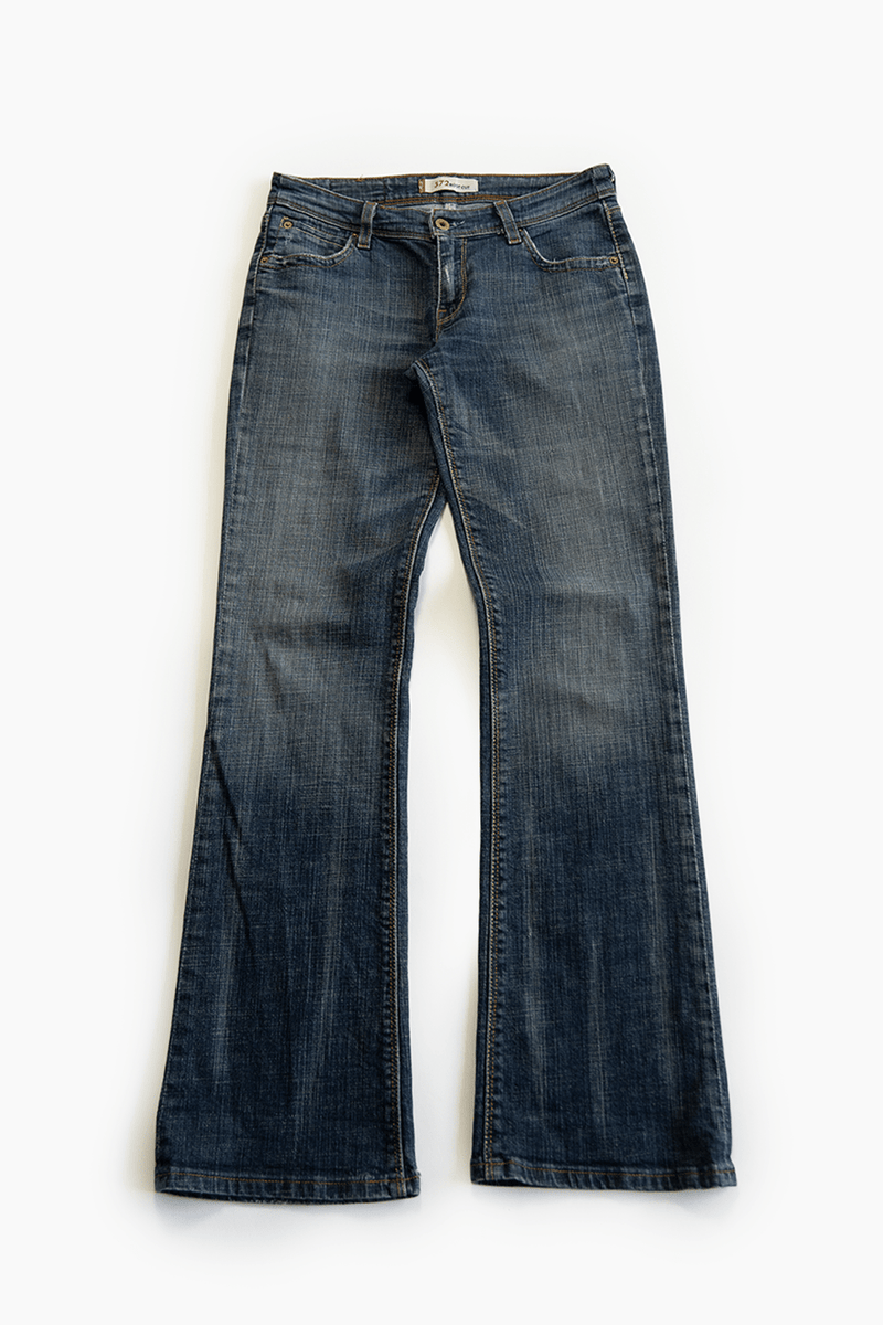LEVI'S 572 BOOT CUT JEANS - VESSEL, racing forward