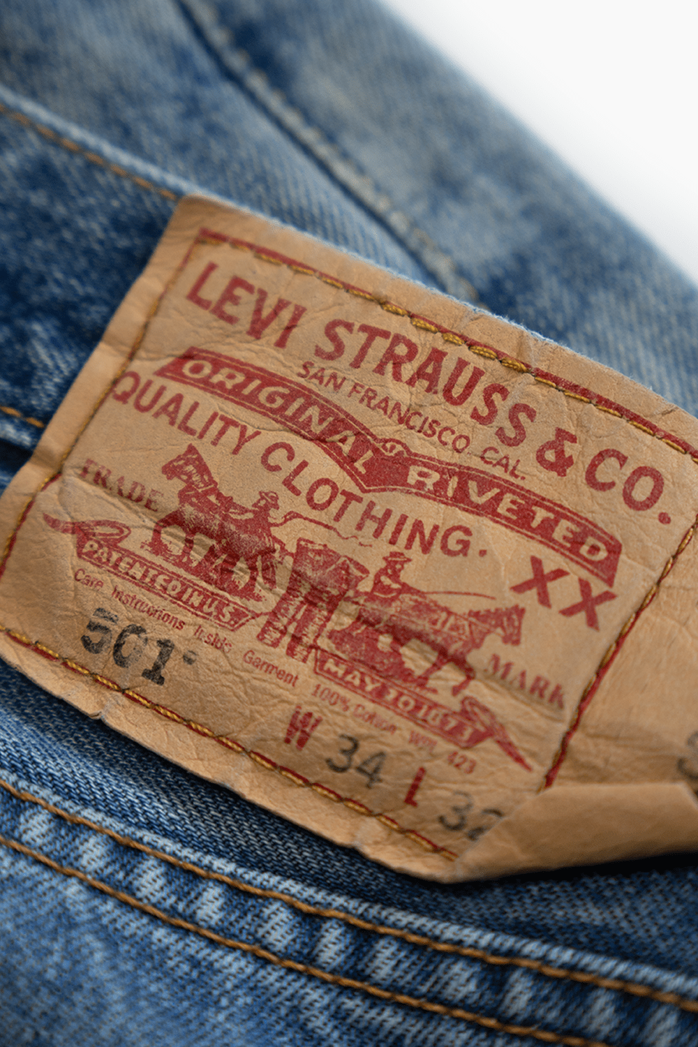LEVI'S VINTAGE 501 JEANS - VESSEL, racing forward
