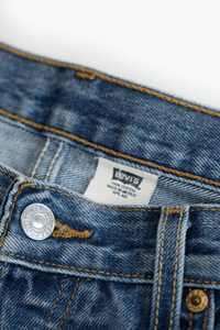 LEVI'S VINTAGE 501 JEANS - VESSEL, racing forward