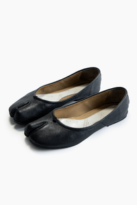MAISON MARGIELA TABI BALLET FLAT - VESSEL, racing forward