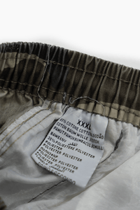VINTAGE CAMO CARGO SHORTS - VESSEL, racing forward